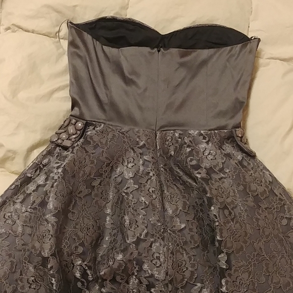 Floral lace mini dress - Picture 2 of 4